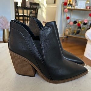 Black Leather Vince Camuto Gradina Booties